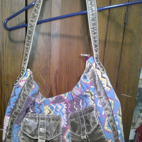 Native Design Purse - Picture 3 of 8